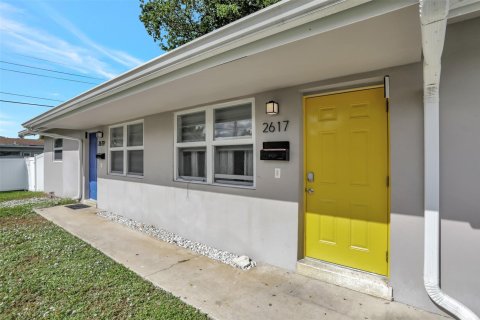 Купить коммерческую недвижимость в Уилтон-Мэнорс, Флорида 152.17м2, № 846357 - фото 11