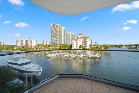 Condominio en venta en Aventura, Florida, 2 dormitorios, 176.61 m2 № 1222012 - foto 27