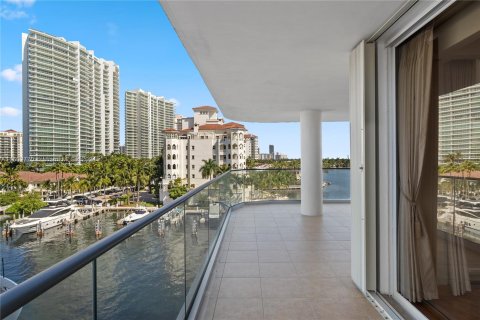 Condo in Aventura, Florida, 2 bedrooms  № 1222012 - photo 28