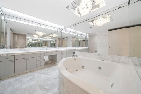 Copropriété à vendre à Aventura, Floride: 2 chambres, 176.61 m2 № 1222012 - photo 20