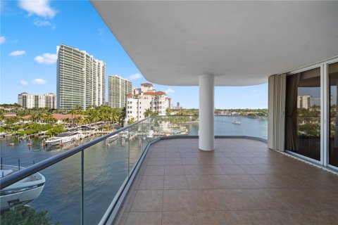 Condominio en venta en Aventura, Florida, 2 dormitorios, 176.61 m2 № 1222012 - foto 26