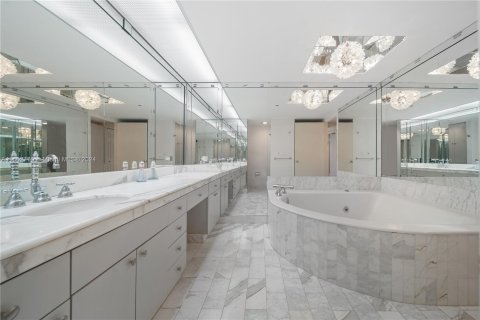 Copropriété à vendre à Aventura, Floride: 2 chambres, 176.61 m2 № 1222012 - photo 19