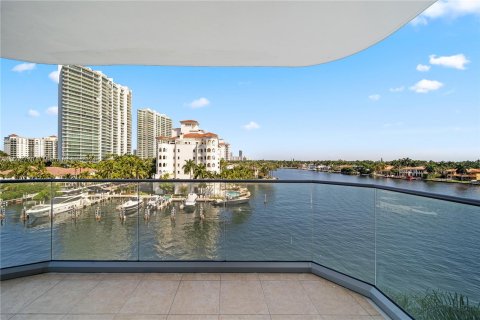 Condominio en venta en Aventura, Florida, 2 dormitorios, 176.61 m2 № 1222012 - foto 4