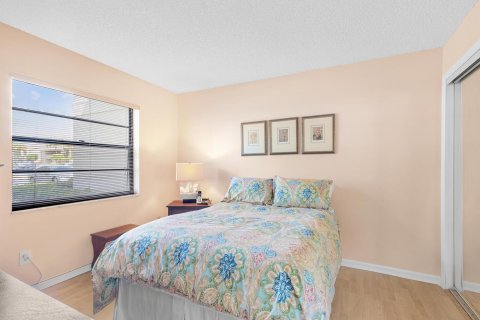 Condo in Boynton Beach, Florida, 2 bedrooms  № 1098715 - photo 9