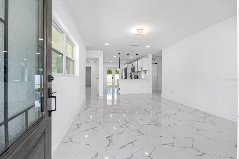 Villa ou maison à vendre à Tampa, Floride: 3 chambres, 101.26 m2 № 1389388 - photo 11