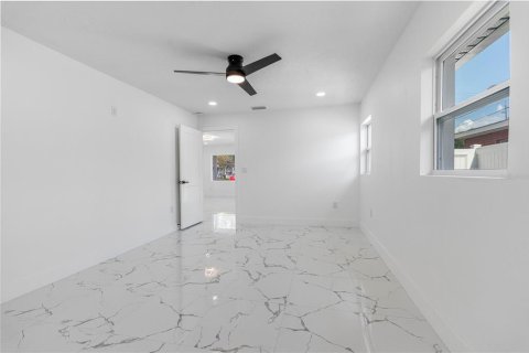 Casa en venta en Tampa, Florida, 3 dormitorios, 101.26 m2 № 1389388 - foto 18