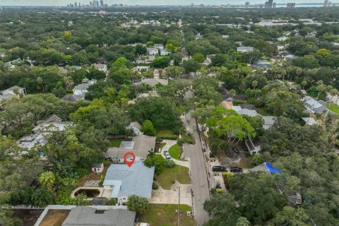 Villa ou maison à vendre à Tampa, Floride: 4 chambres, 186.92 m2 № 1389443 - photo 8