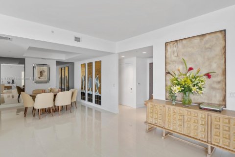 Condominio en venta en North Miami Beach, Florida, 2 dormitorios, 167.32 m2 № 862040 - foto 8