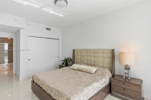 Condominio en venta en North Miami Beach, Florida, 2 dormitorios, 167.32 m2 № 862040 - foto 20