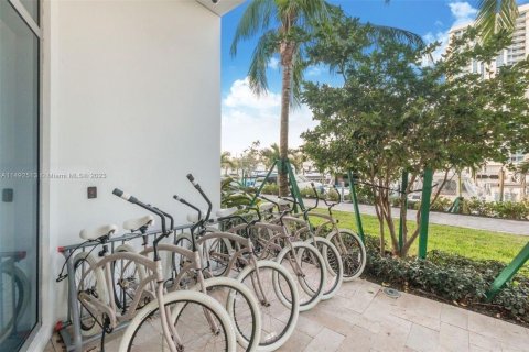 Condominio en venta en North Miami Beach, Florida, 2 dormitorios, 167.32 m2 № 862040 - foto 26
