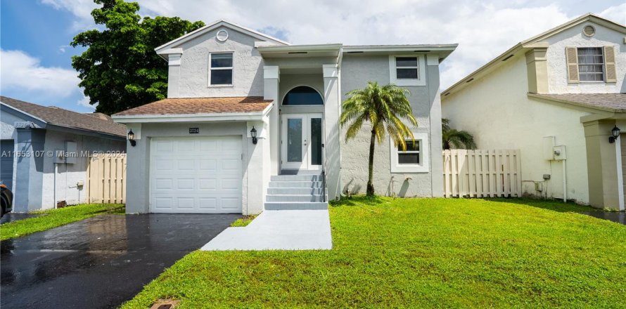 House in Sunrise, Florida 3 bedrooms, 153.85 sq.m. № 1360818