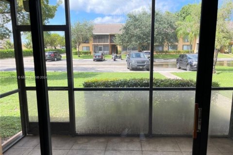 Copropriété à vendre à Hollywood, Floride: 2 chambres, 79.71 m2 № 1360822 - photo 6