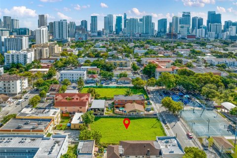 Propiedad comercial en venta en Miami, Florida № 1347669 - foto 6