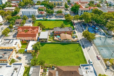 Propiedad comercial en venta en Miami, Florida № 1347669 - foto 5