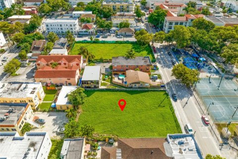 Propiedad comercial en venta en Miami, Florida № 1347669 - foto 4