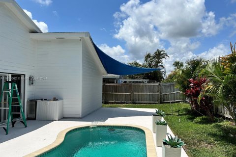 House in Jupiter, Florida 3 bedrooms, 115.38 sq.m. № 1370758 - photo 9