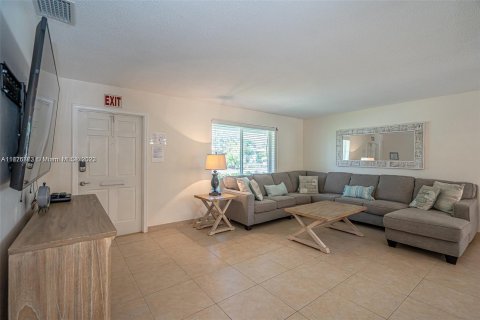 Villa ou maison à vendre à Hollywood, Floride: 3 chambres, 134.43 m2 № 802320 - photo 4