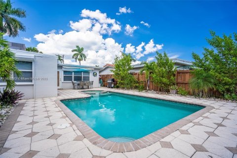 Villa ou maison à vendre à Hollywood, Floride: 3 chambres, 134.43 m2 № 802320 - photo 1