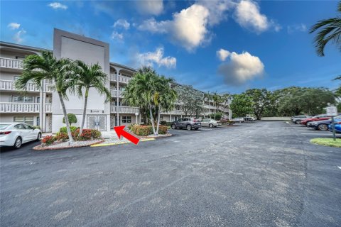 Condo in Coconut Creek, Florida, 2 bedrooms  № 1127805 - photo 29