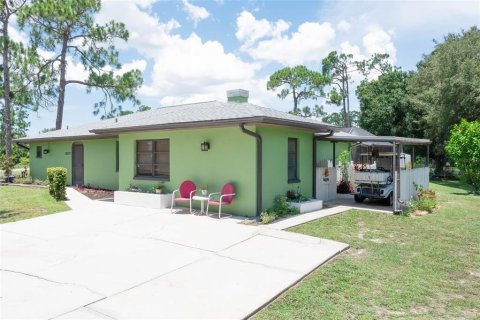 Villa ou maison à vendre à Punta Gorda, Floride: 3 chambres, 171.68 m2 № 1279128 - photo 2