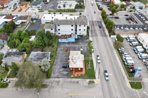 Immobilier commercial à vendre à Hialeah, Floride № 972546 - photo 22