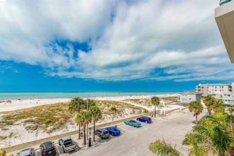 Copropriété à louer à Clearwater, Floride: 3 chambres, 243.22 m2 № 232827 - photo 7