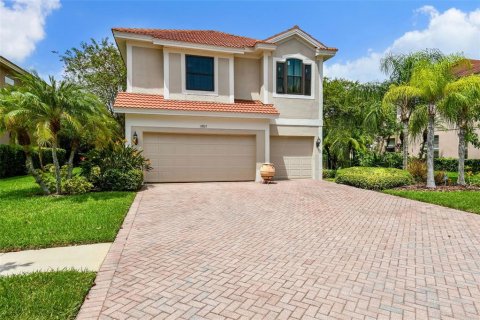 Villa ou maison à vendre à Tampa, Floride: 4 chambres, 326.37 m2 № 677029 - photo 3