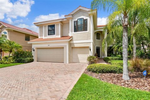 Casa en venta en Tampa, Florida, 4 dormitorios, 326.37 m2 № 677029 - foto 1
