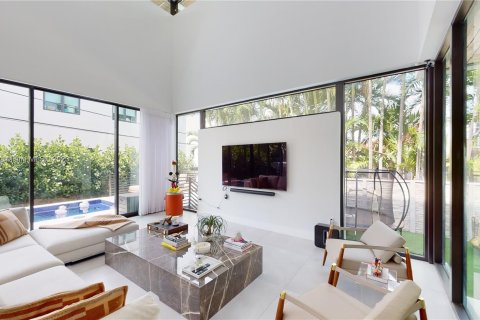 Villa ou maison à vendre à Sunny Isles Beach, Floride: 5 chambres, 367.61 m2 № 853906 - photo 5