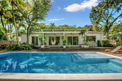 Casa en venta en Miami, Florida, 3 dormitorios, 180.14 m2 № 1394322 - foto 1