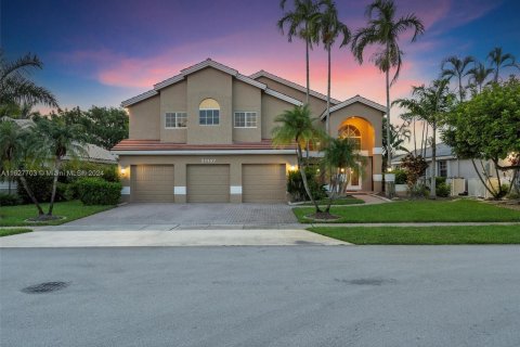 Casa en venta en Pembroke Pines, Florida, 5 dormitorios, 312.15 m2 № 1290791 - foto 1