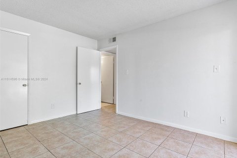 Copropriété à vendre à Hollywood, Floride: 1 chambre, 60.39 m2 № 1239232 - photo 9