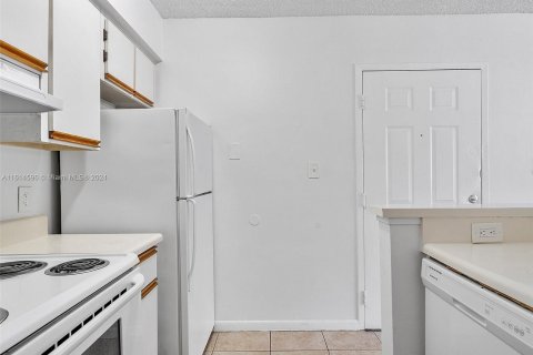 Copropriété à vendre à Hollywood, Floride: 1 chambre, 60.39 m2 № 1239232 - photo 4