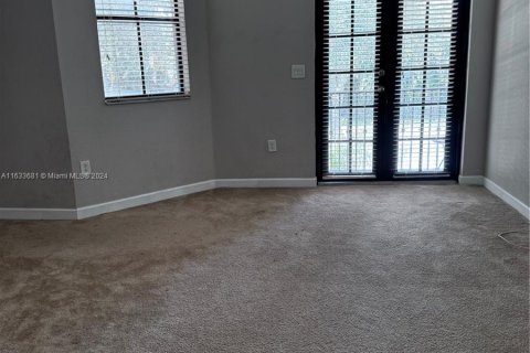 Townhouse in Doral, Florida 3 bedrooms № 1305867 - photo 7