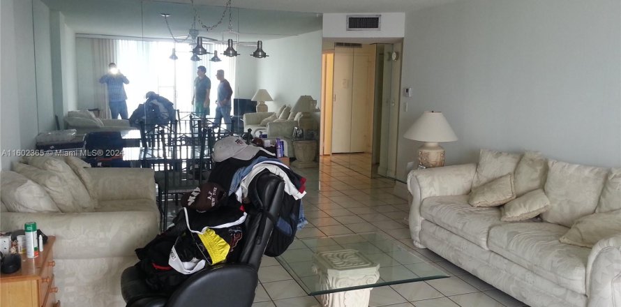 Condo in Aventura, Florida, 1 bedroom  № 1220886