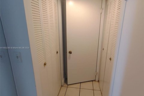 Copropriété à vendre à Aventura, Floride: 1 chambre, 82.4 m2 № 1220886 - photo 11