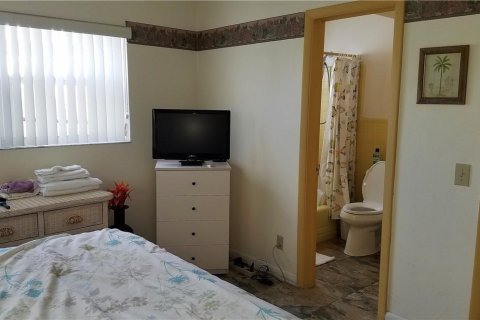 Condo in Pompano Beach, Florida, 1 bedroom  № 1121257 - photo 3