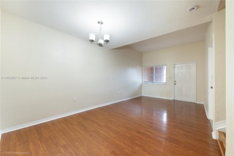 Adosado en alquiler en Cutler Bay, Florida, 3 dormitorios, 158.4 m2 № 1348538 - foto 3