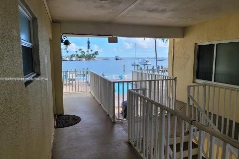 Condominio en alquiler en Pompano Beach, Florida, 1 dormitorio, 19.51 m2 № 1348451 - foto 19