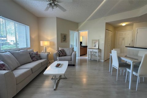 Copropriété à louer à Fort Lauderdale, Floride: 2 chambres, 79.71 m2 № 1348537 - photo 1