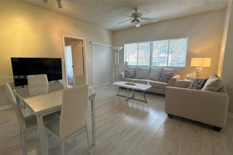 Copropriété à louer à Fort Lauderdale, Floride: 2 chambres, 79.71 m2 № 1348537 - photo 3