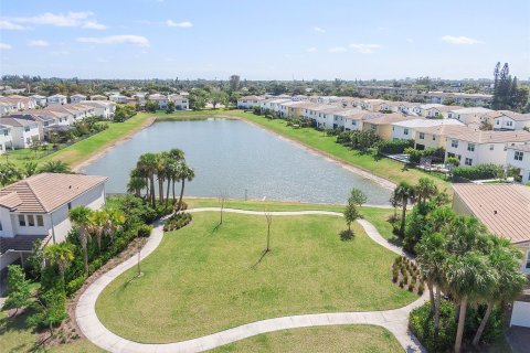 Villa ou maison à vendre à Deerfield Beach, Floride: 5 chambres, 241.92 m2 № 1155909 - photo 7