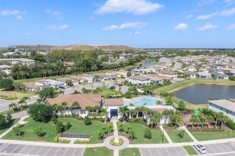 Villa ou maison à vendre à Deerfield Beach, Floride: 5 chambres, 241.92 m2 № 1155909 - photo 1