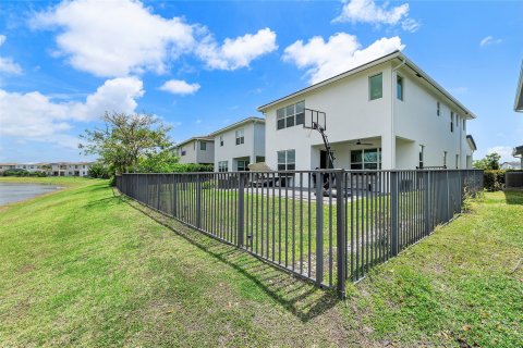 Villa ou maison à vendre à Deerfield Beach, Floride: 5 chambres, 241.92 m2 № 1155909 - photo 26