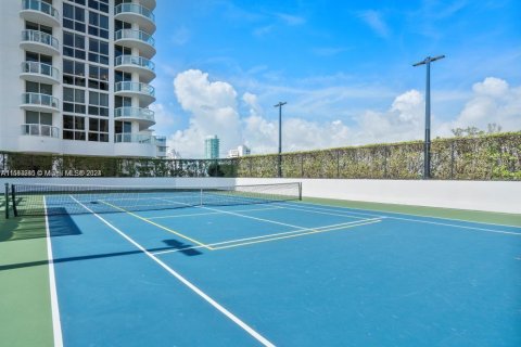 Condo in Miami Beach, Florida, 2 bedrooms  № 1185988 - photo 13