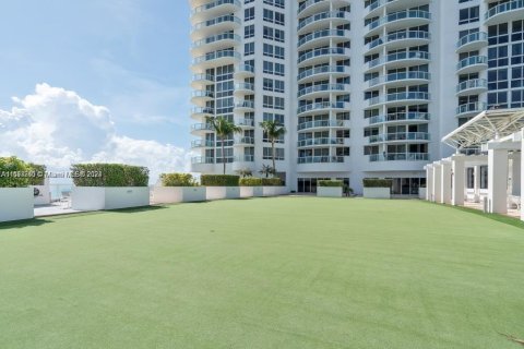 Condo in Miami Beach, Florida, 2 bedrooms  № 1185988 - photo 14