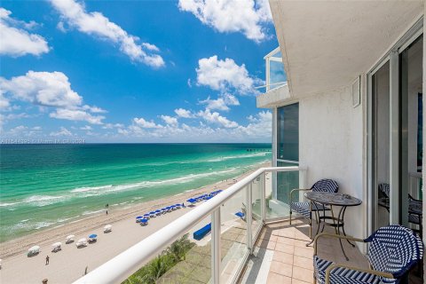 Condominio en venta en Sunny Isles Beach, Florida, 2 dormitorios, 135.64 m2 № 1162438 - foto 10