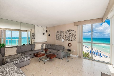 Condominio en venta en Sunny Isles Beach, Florida, 2 dormitorios, 135.64 m2 № 1162438 - foto 9