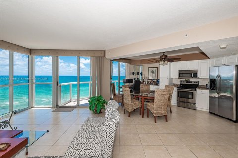 Copropriété à vendre à Sunny Isles Beach, Floride: 2 chambres, 135.64 m2 № 1162438 - photo 15