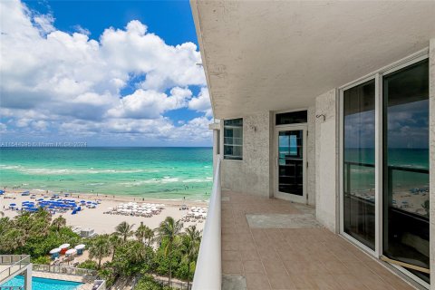 Copropriété à vendre à Sunny Isles Beach, Floride: 2 chambres, 135.64 m2 № 1162438 - photo 12